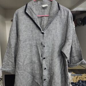 Elegant Black and White Button Down Shirt